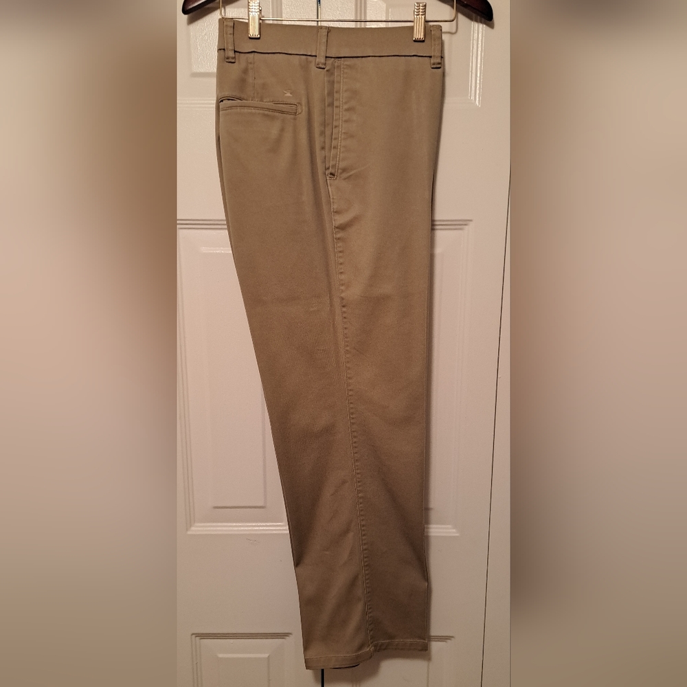 HAGGAR H26 Men's Khaki Chino Pants Size 40x30.
